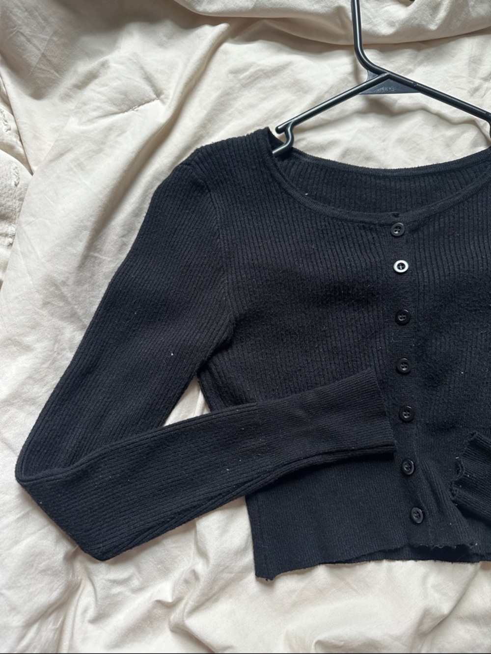 Black Ribbed Button-Front Cropped Cardigan - Picture 2 of 4